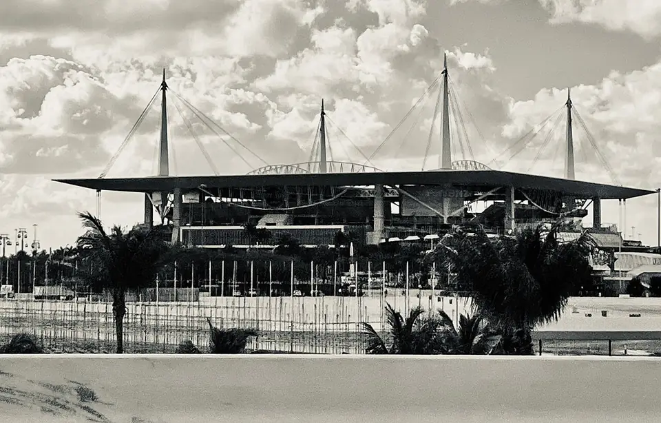 Hard Rock Stadium-depuis l'autoroute en février 2022 — 2022-02-03 15:40:22